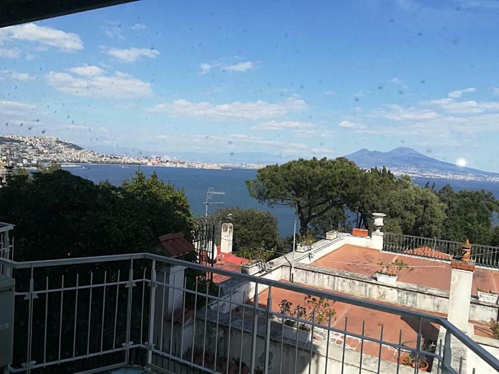 La Casa Di Donatella Hotel Napoli Bagian luar foto